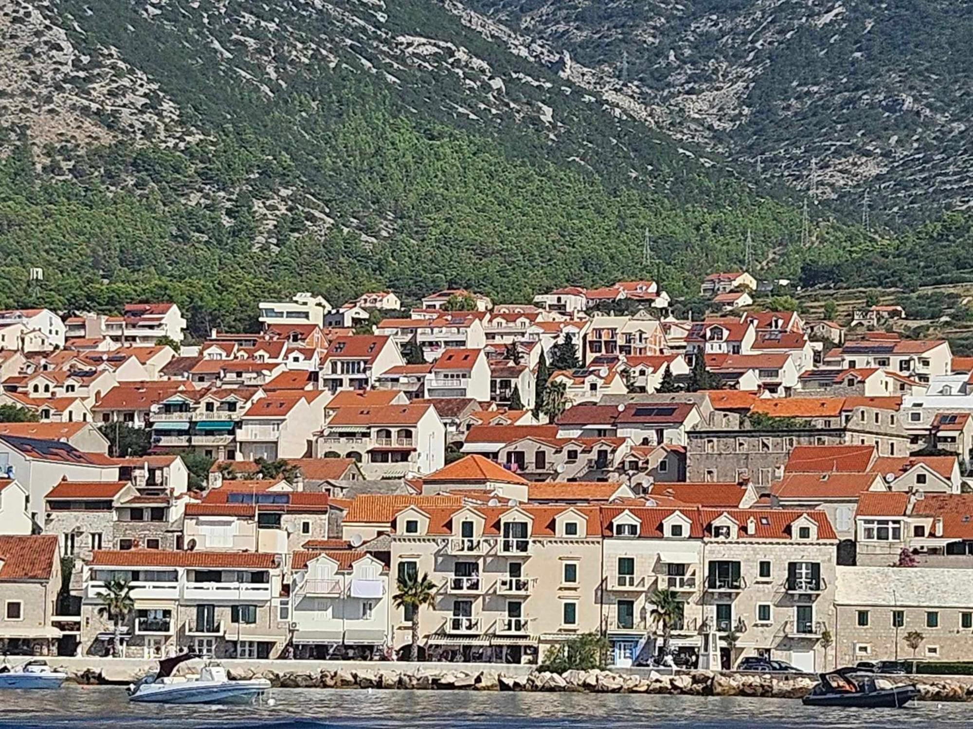 Apartments Amore Бол Екстериор снимка